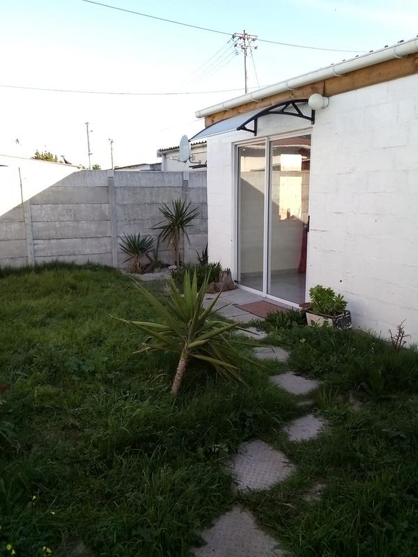 To Let 1 Bedroom Property for Rent in Ruyterwacht Western Cape